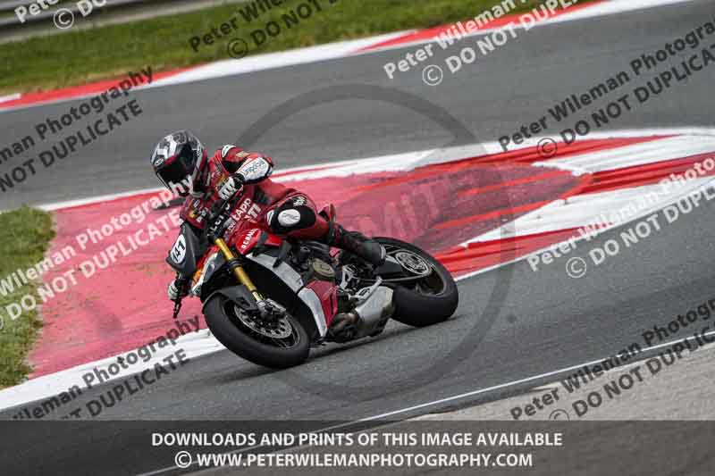 cadwell no limits trackday;cadwell park;cadwell park photographs;cadwell trackday photographs;enduro digital images;event digital images;eventdigitalimages;navarra;no limits trackdays;peter wileman photography;racing digital images;trackday digital images;trackday photos